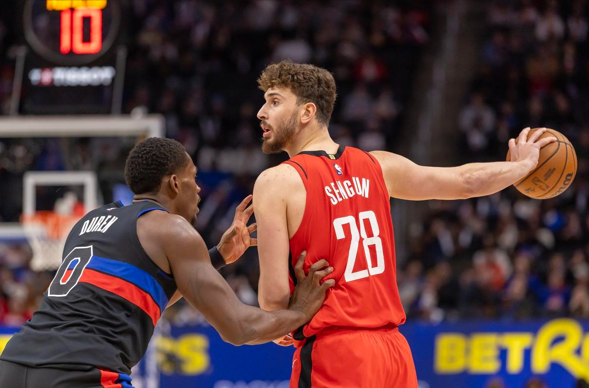 开云体育-近15个客场第4胜，申京19分5助攻却遭批评，杜兰特反应太真实