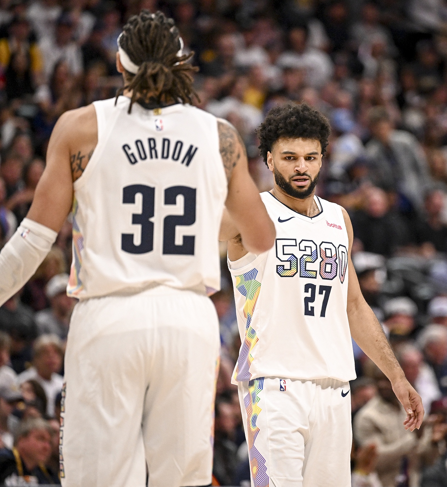 开云线上入口-伤兵满营！今天对阵雄鹿阿隆·戈登能出战 穆雷&amp;沃特森等人缺席